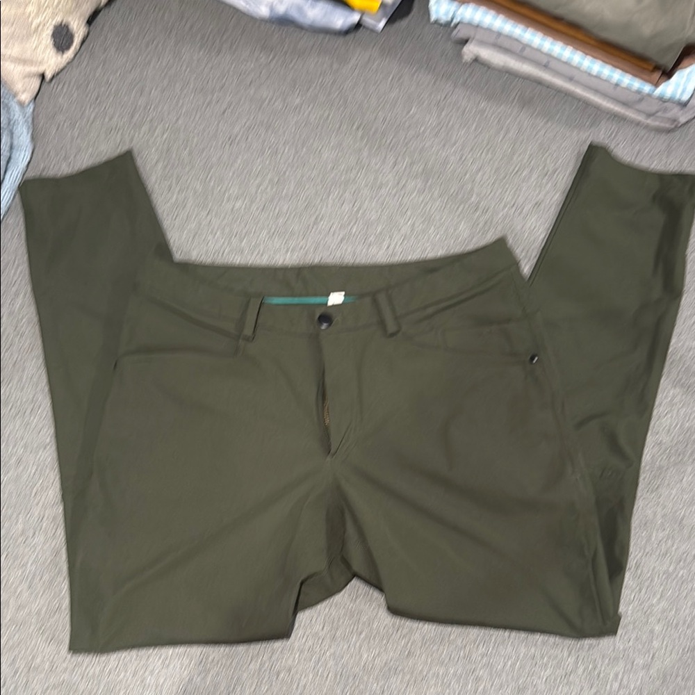 Lululemon Athletica Green Chinos Modern Minimalist Style